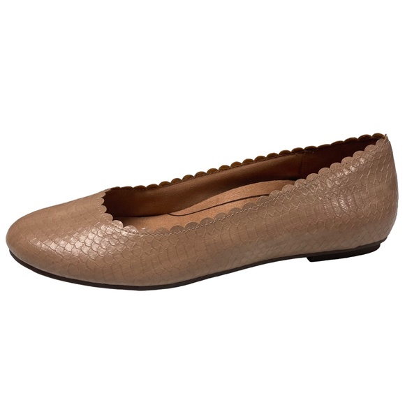 Vionic Shoes - Vionic Julieta Snake Embossed Scalloped Tan Taupe Ballet Flats Size 9